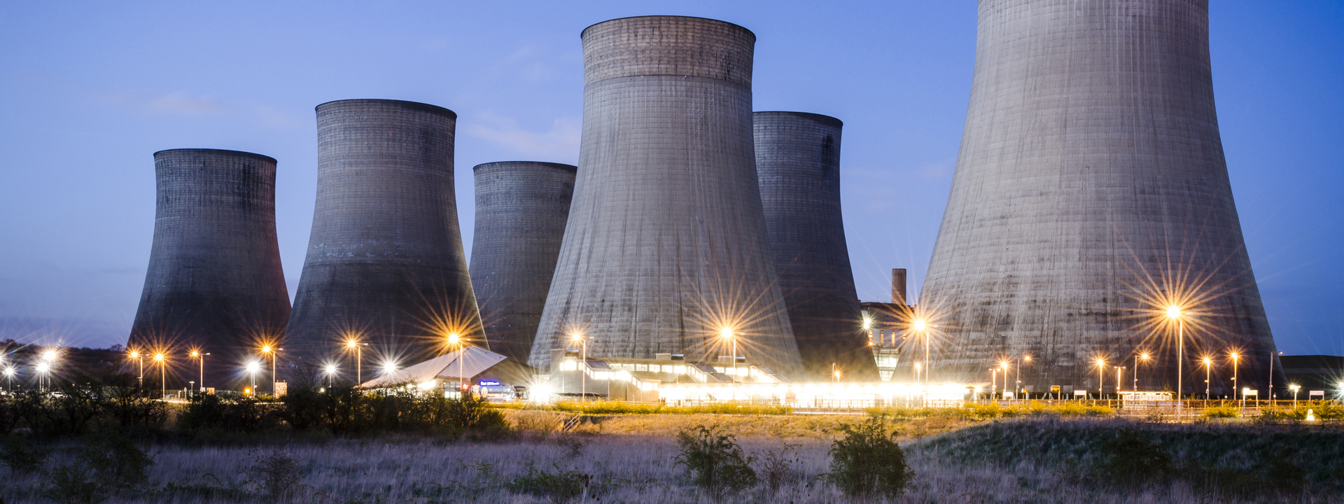 Nuclear Powerplants Night LF iStock 666395350